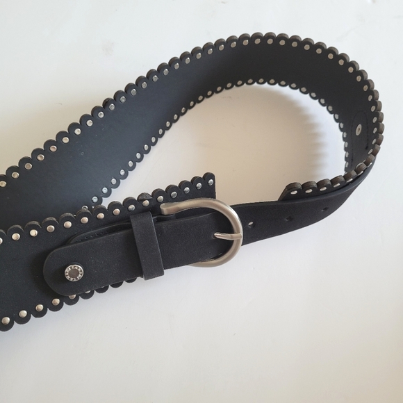 TAHARI Scallop Hem Stud Black & Silver Stud Accent Belt - Picture 3 of 10